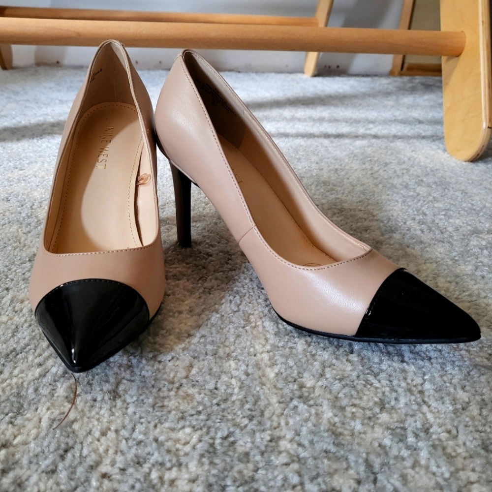 Cream pointed Nine West Dress Pumps / Heels, size 7